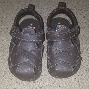 Brown Closed Toe Sandals 6 Toddler